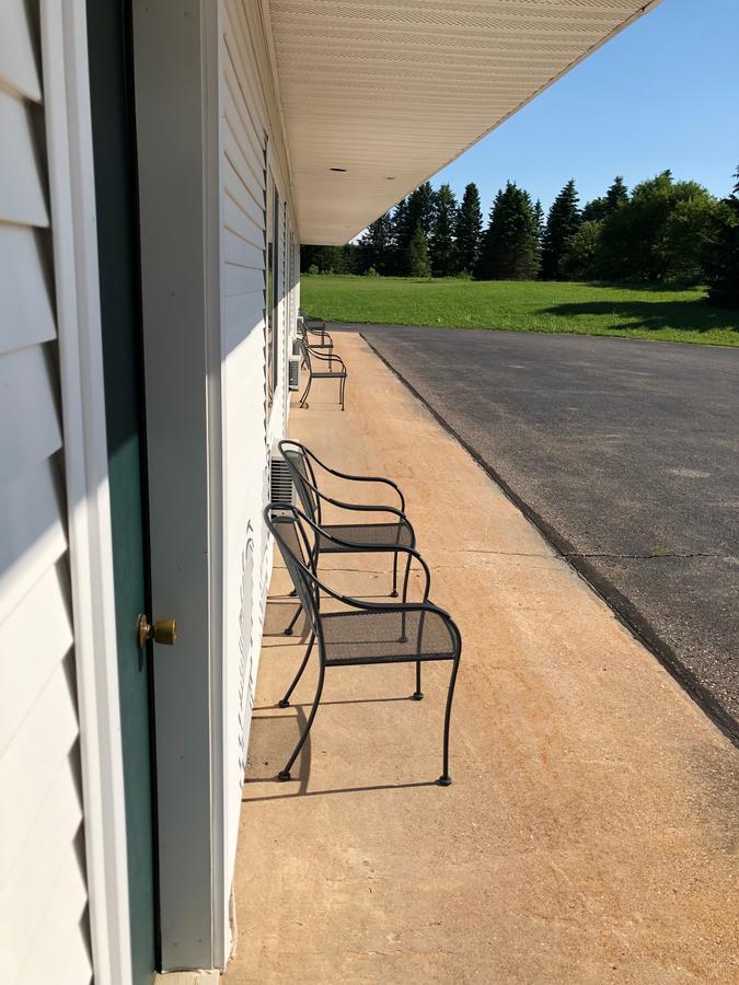 Village Inn Motel Chatham Exterior photo